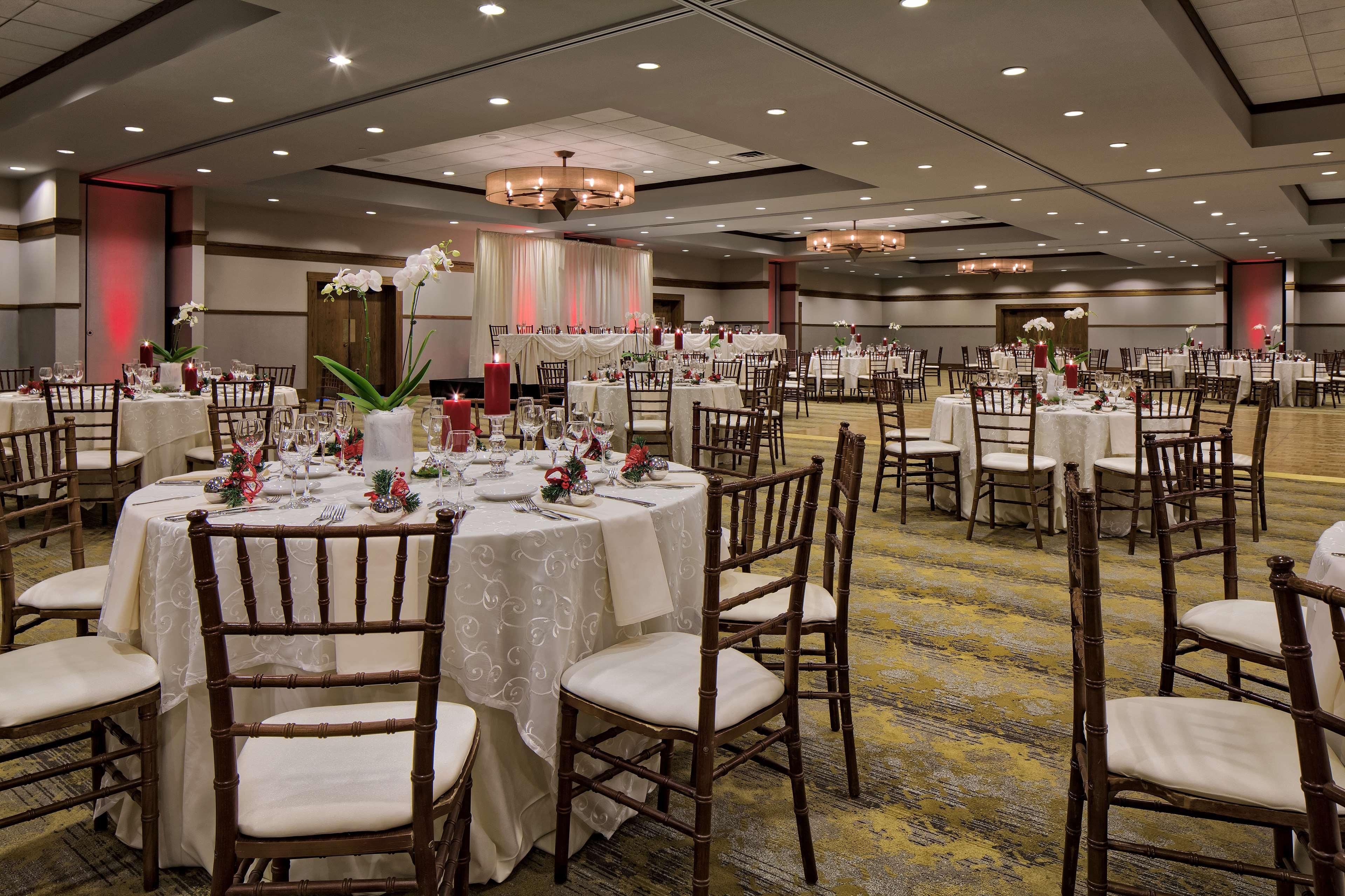 Doubletree By Hilton Libertyville-Mundelein Exterior photo