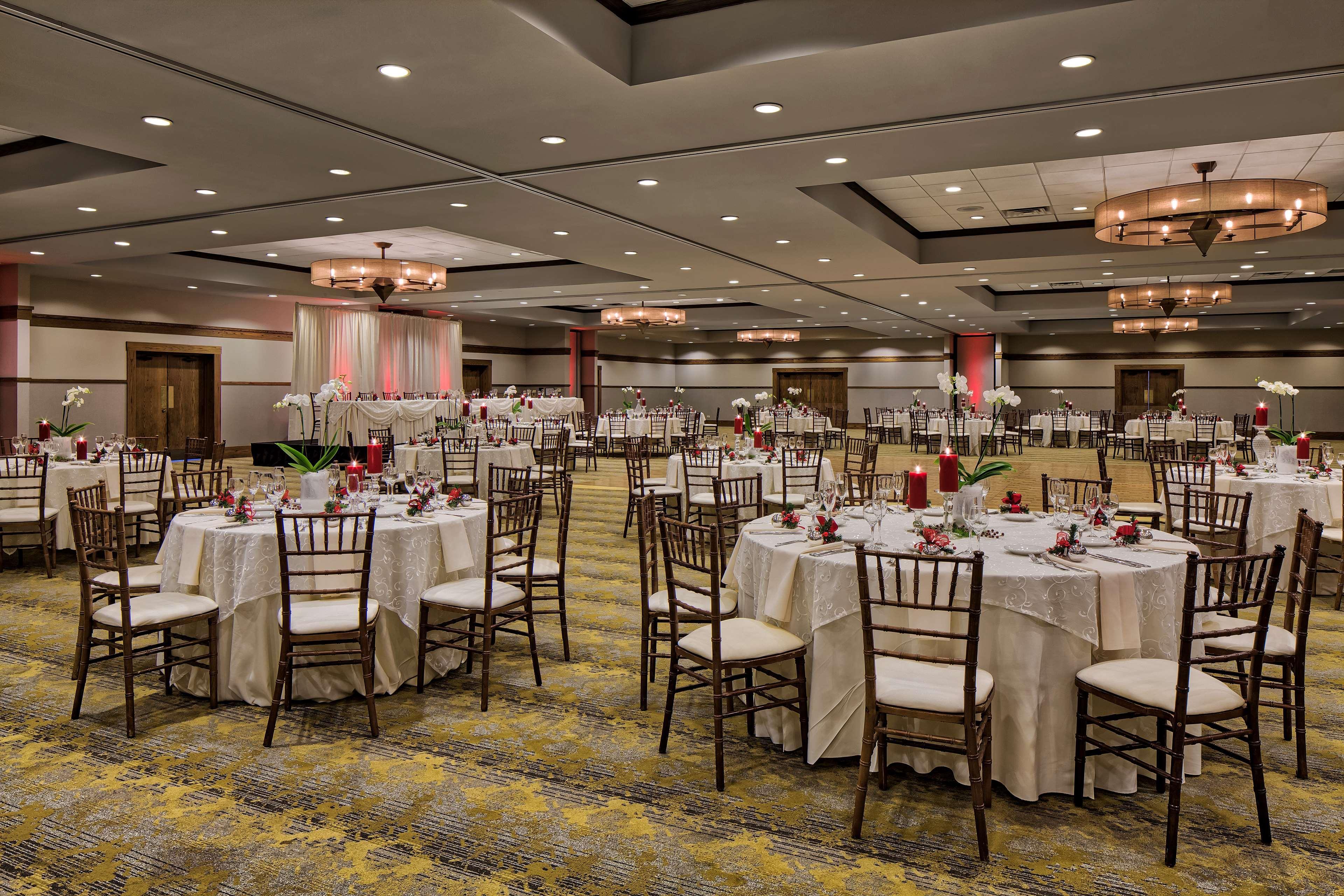 Doubletree By Hilton Libertyville-Mundelein Exterior photo