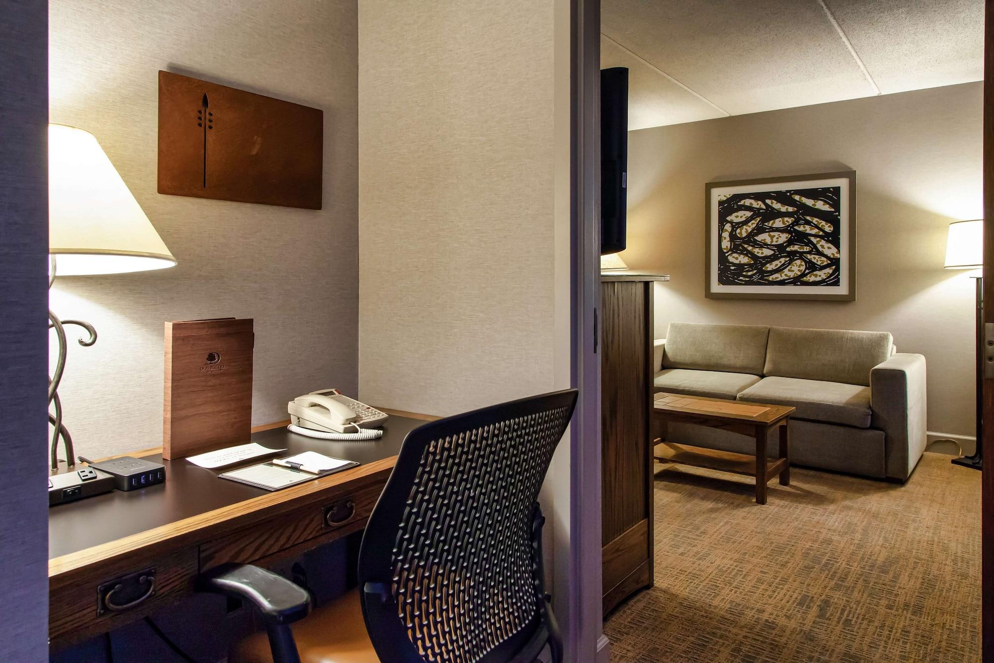 Doubletree By Hilton Libertyville-Mundelein Exterior photo