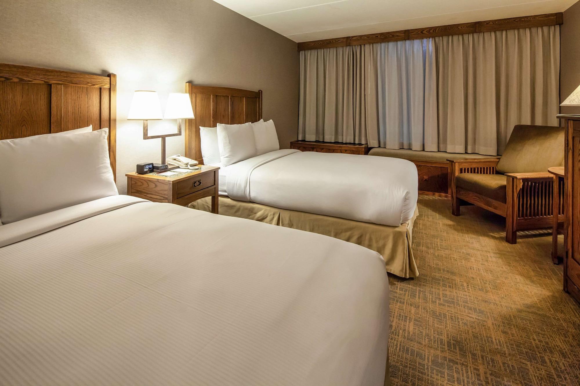 Doubletree By Hilton Libertyville-Mundelein Exterior photo
