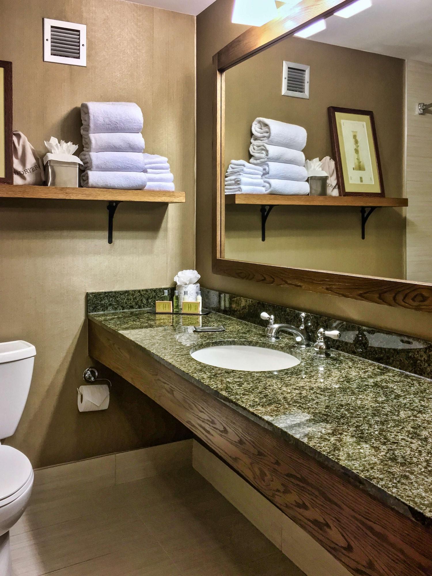 Doubletree By Hilton Libertyville-Mundelein Exterior photo
