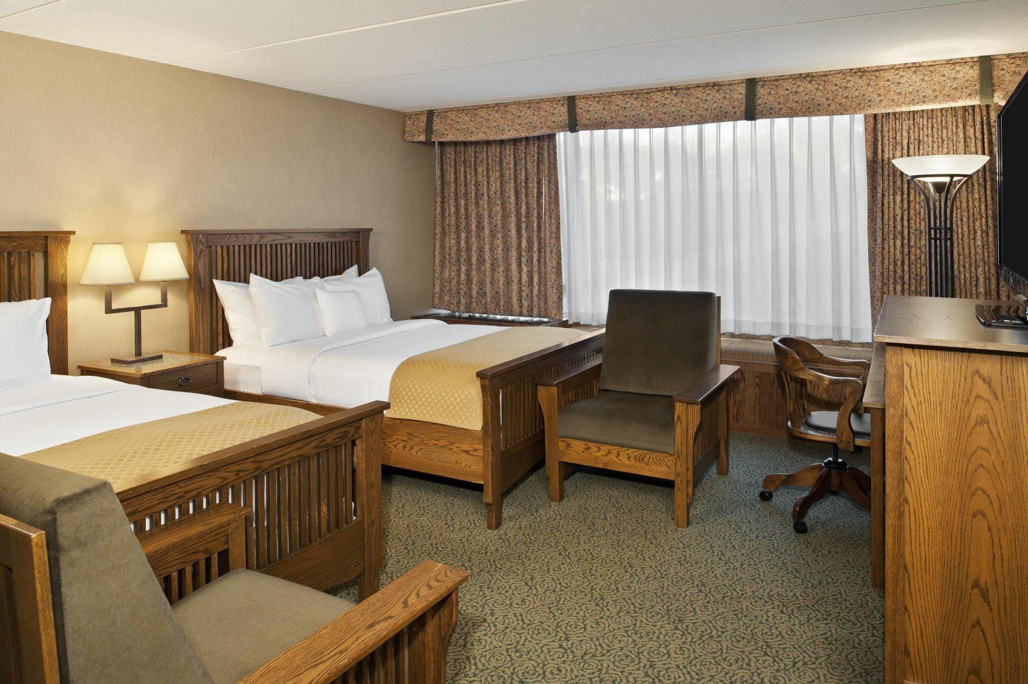 Doubletree By Hilton Libertyville-Mundelein Room photo