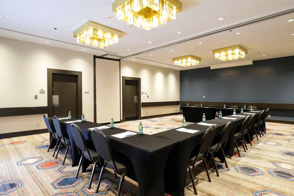 Doubletree By Hilton Libertyville-Mundelein Exterior photo